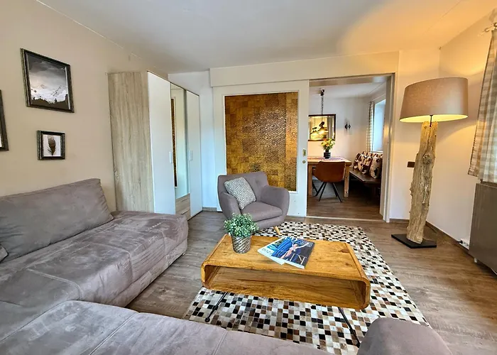 Belle Kitz Im Zentrum By Belle קיצביהל