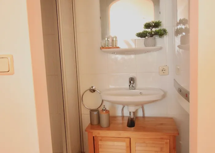 Belle Kitz Im Zentrum By Belle * קיצביהל